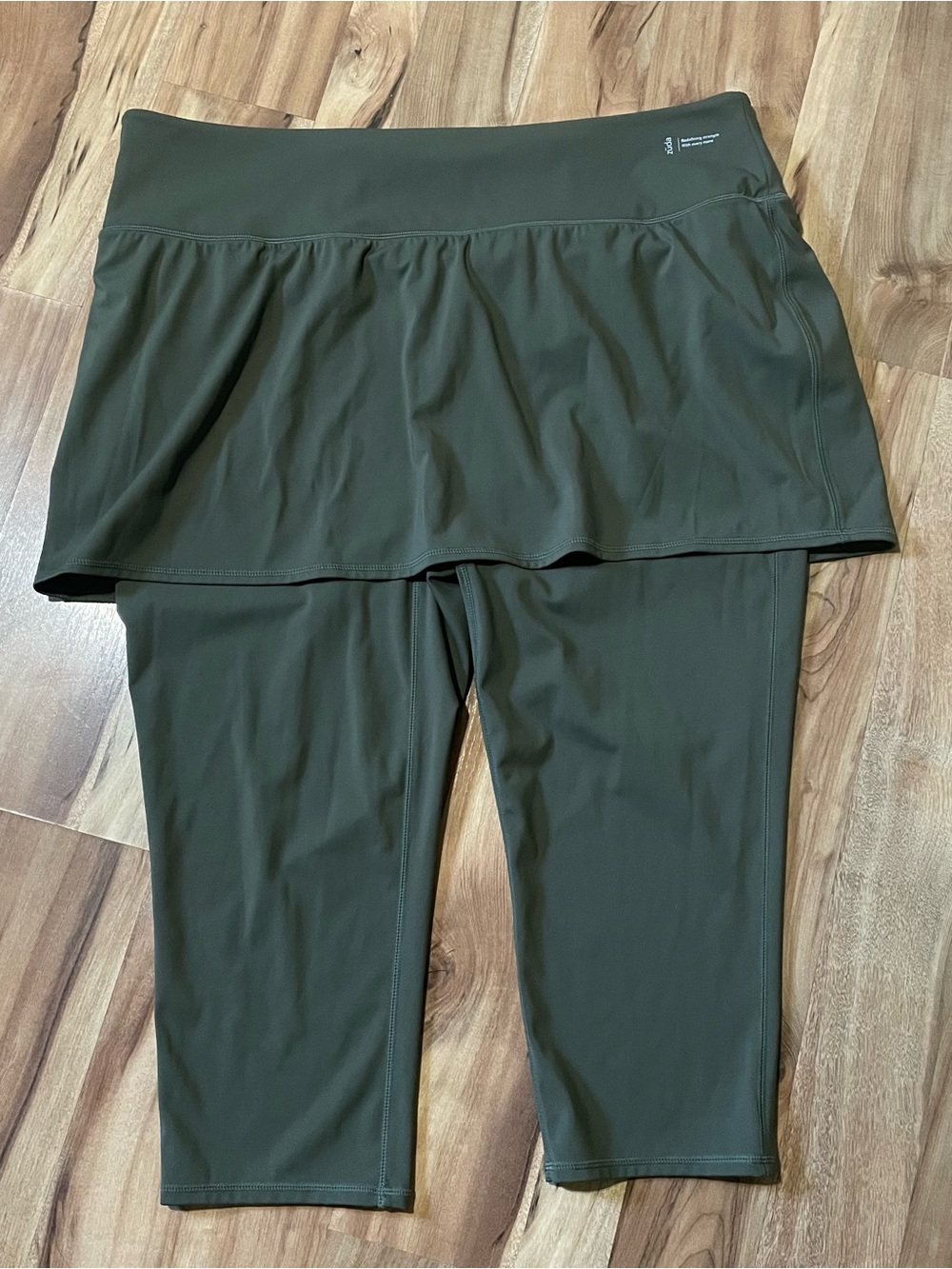 Zuda Z-Move Cropped Skirted Leggings - Dark Olive Green Size 2XP